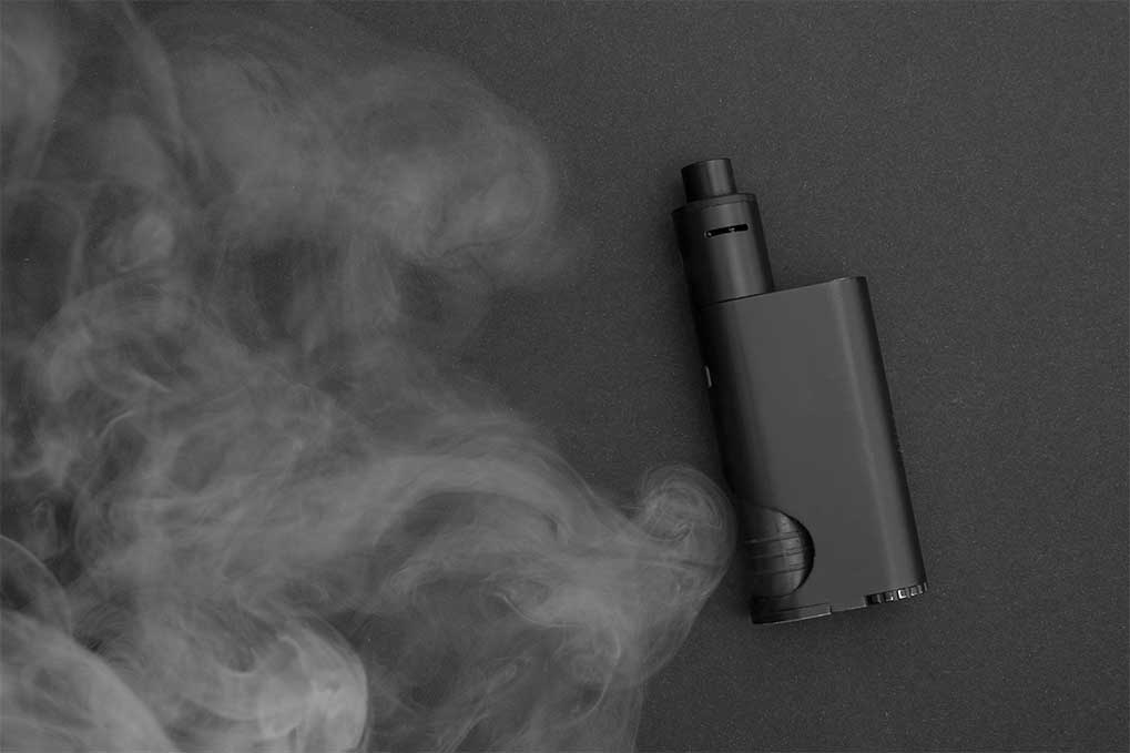 How Much Time Does Vape Smoke Hang Around? - Smoky Supplies